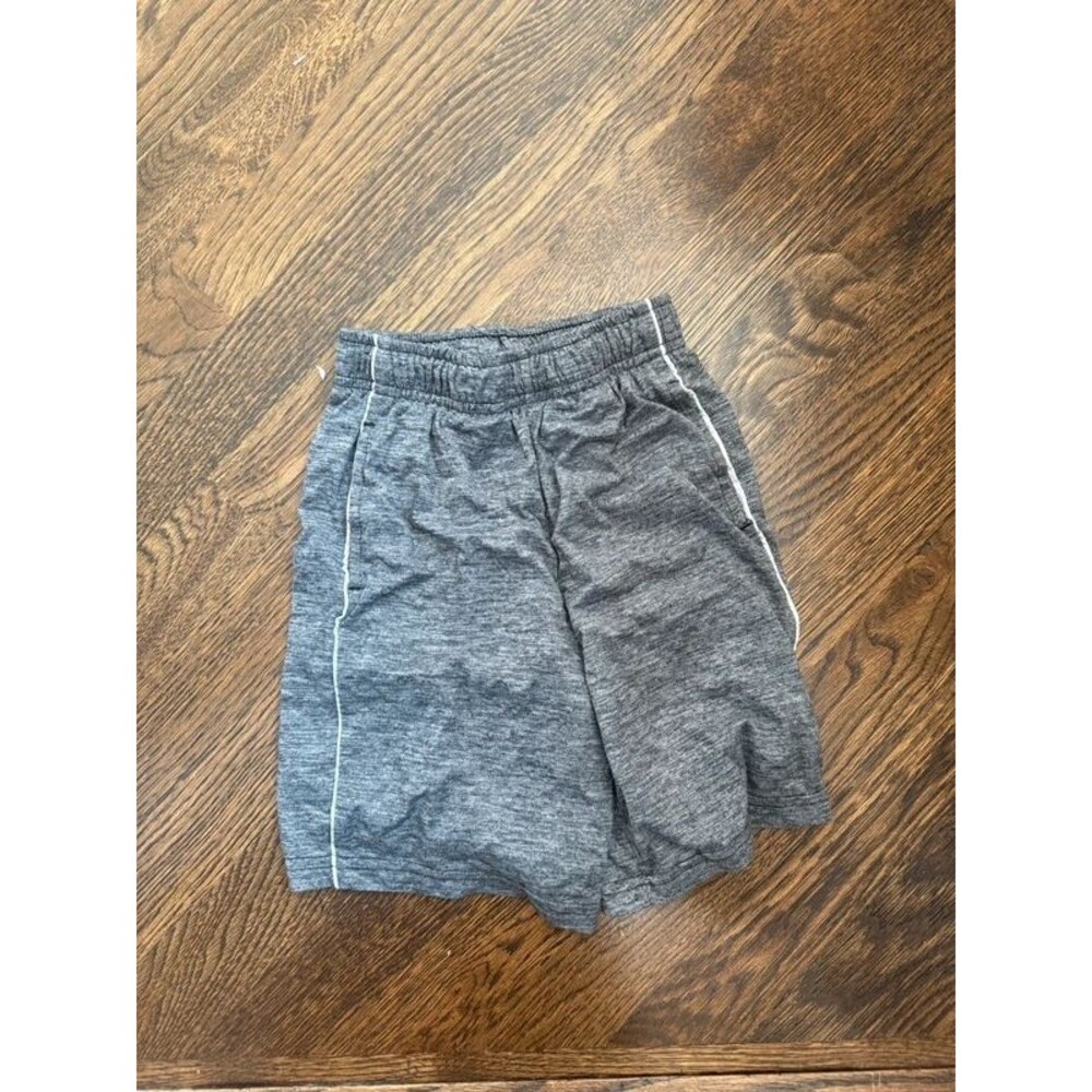 Boys Size 4/5 Clothing Lot Under Armour Levi’s Batman Monster Jam Old Navy 17 Pc - Picture 2 of 16